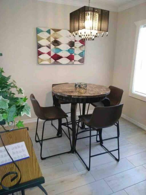 Charming 2 Bedroom Retreat Minutes From Downtown Tulsa Exterior photo