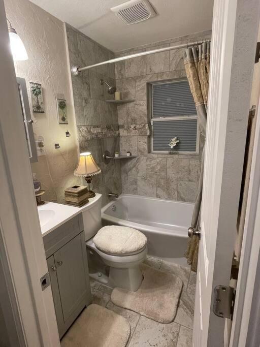 Charming 2 Bedroom Retreat Minutes From Downtown Tulsa Exterior photo