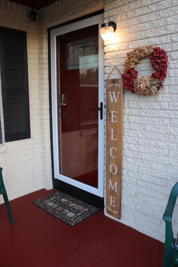 Charming 2 Bedroom Retreat Minutes From Downtown Tulsa Exterior photo